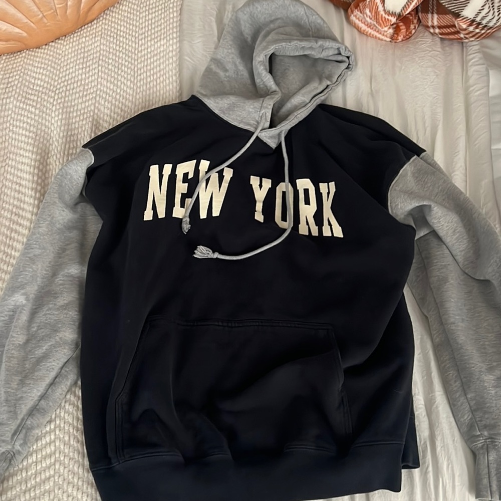 Brandy Melville sweatshirt